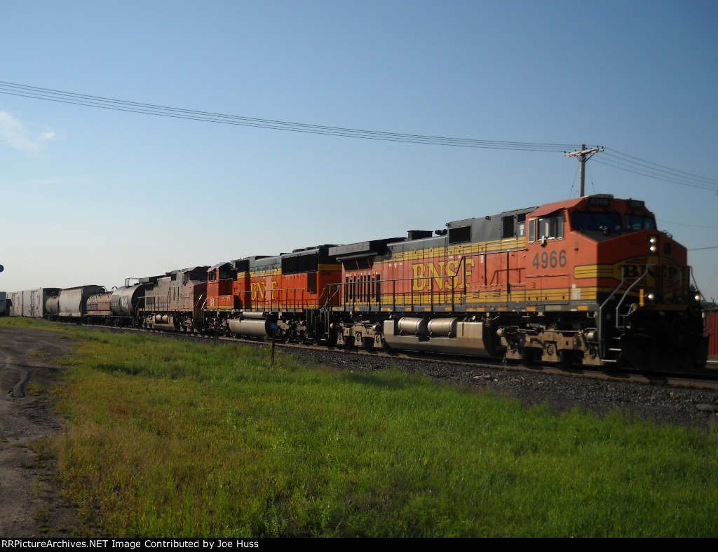 BNSF 4966 West